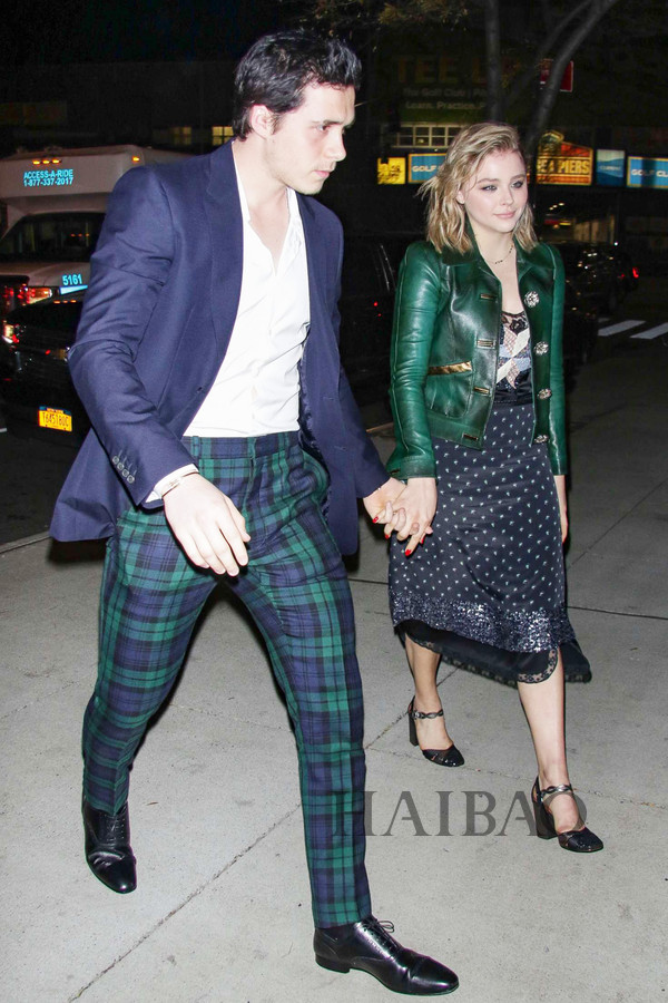 20171129գ塤Ī (Chloe Moretz) Ͳ³֡˺ķ (Brooklyn Beckham) ŦԼ