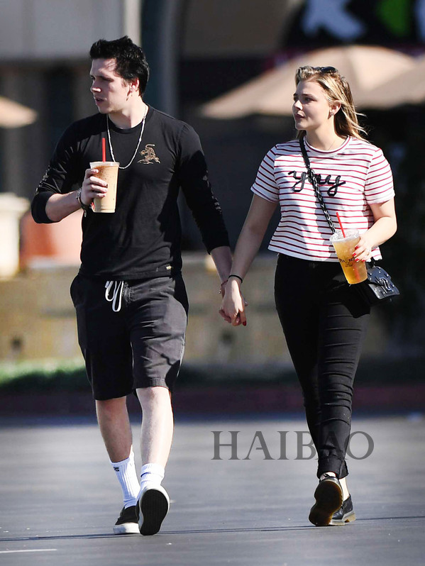 20171126գ塤Ī (Chloe Moretz) Ͳ³֡˺ķ (Brooklyn Beckham) ɼ